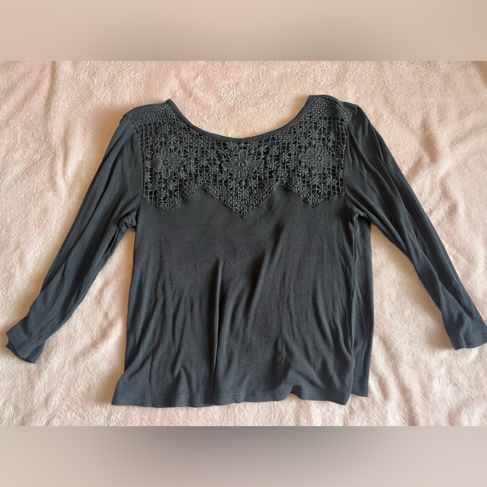 American Eagle Grey Long Sleeve Baby Tee